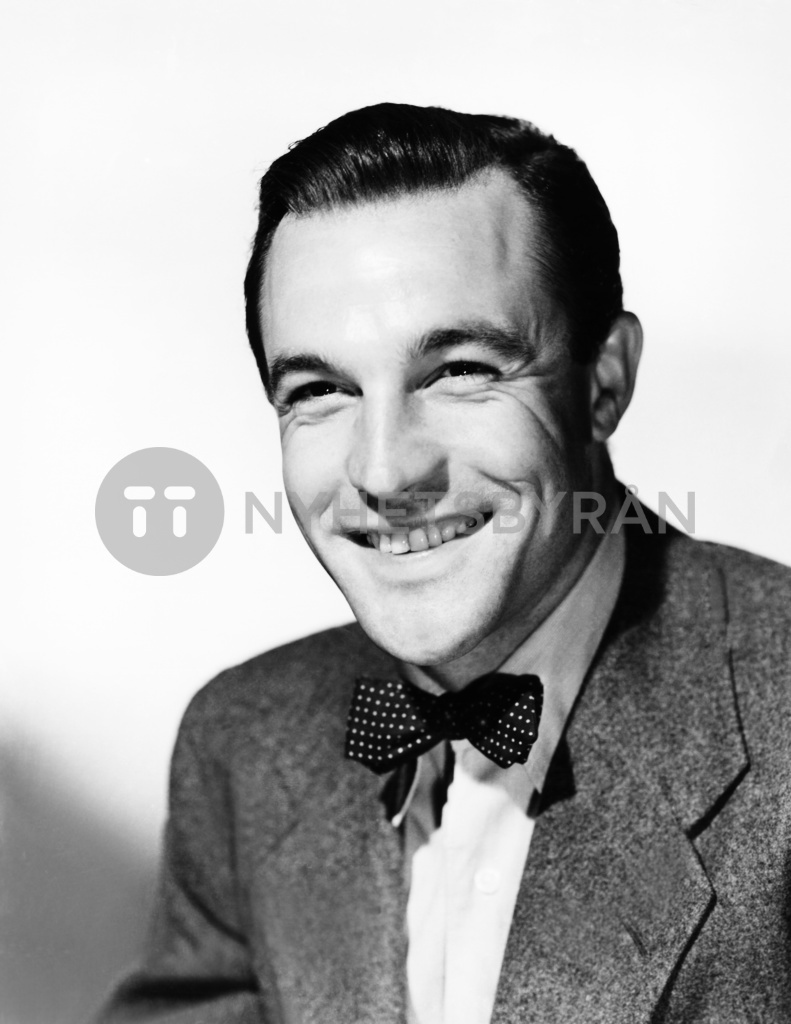 Gene Kelly, MGM portrait, circa 1944