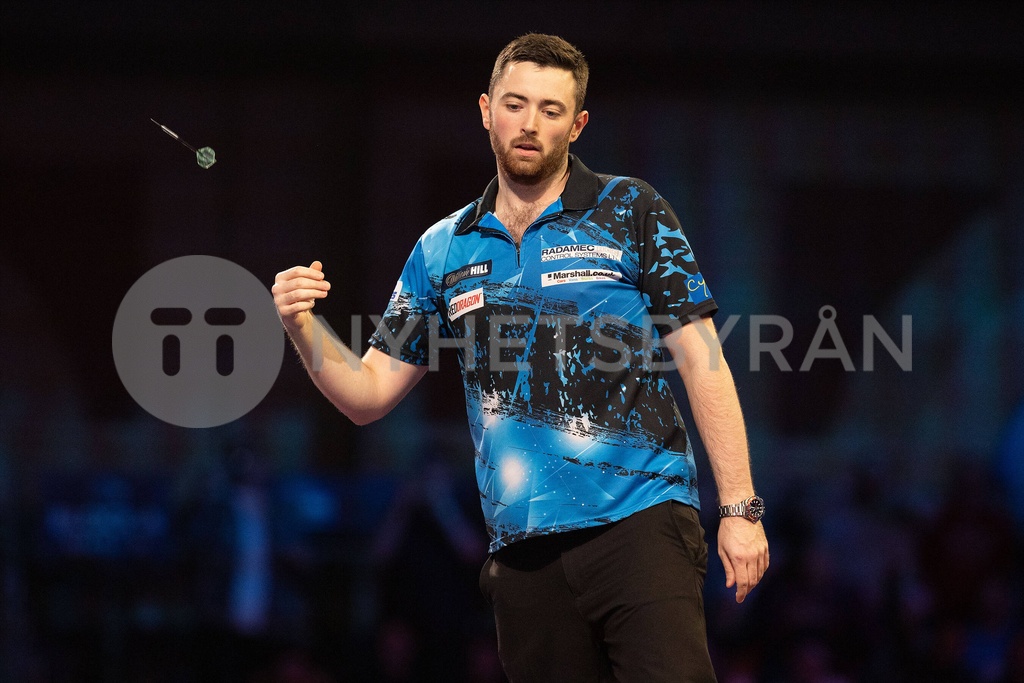 PDC World Darts Championship 2022 Luke Humphries (England) reacts