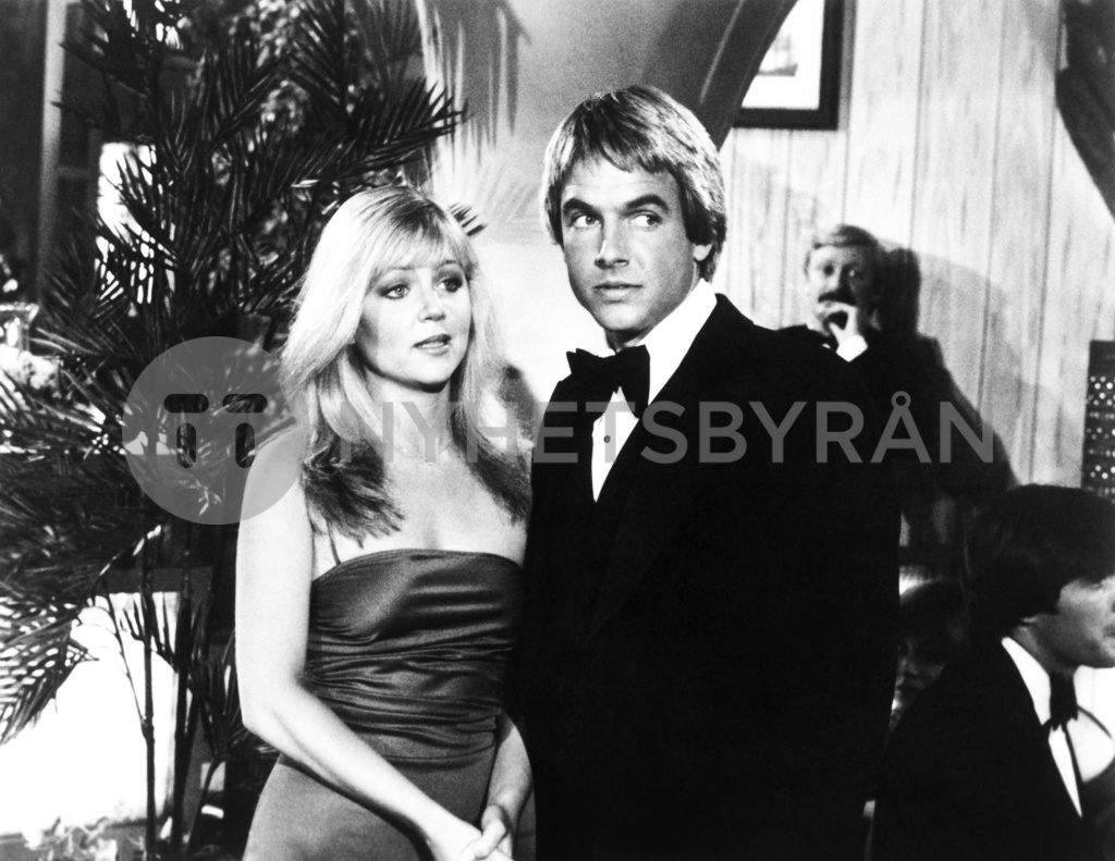 THE LOVE BOAT, from left: Lisa Hartman, Mark Harmon in 'The Wedding ...