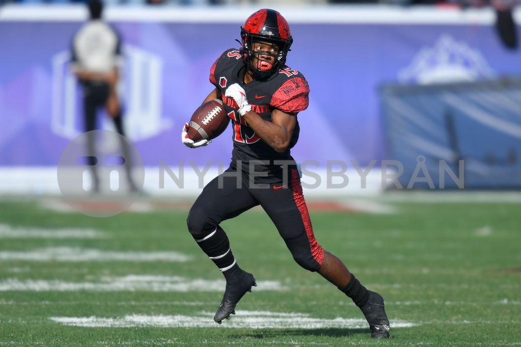 MWC_Championship_Football_81937.jpgfdaf5