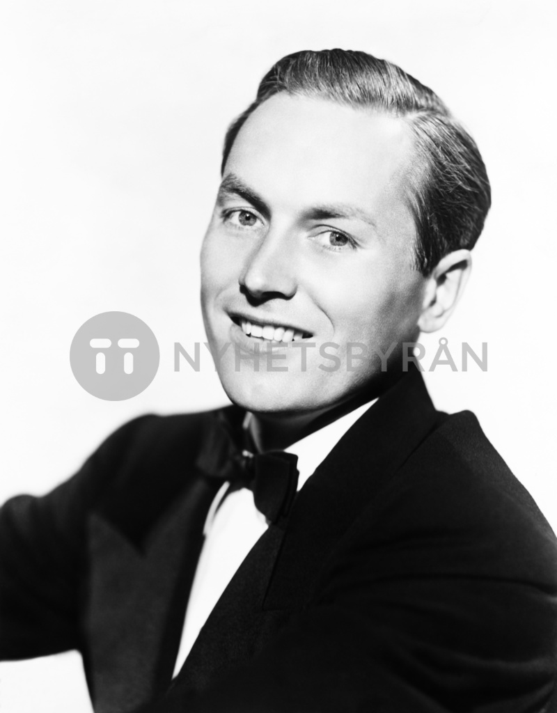 Singer Lanny Ross, ca. 1939