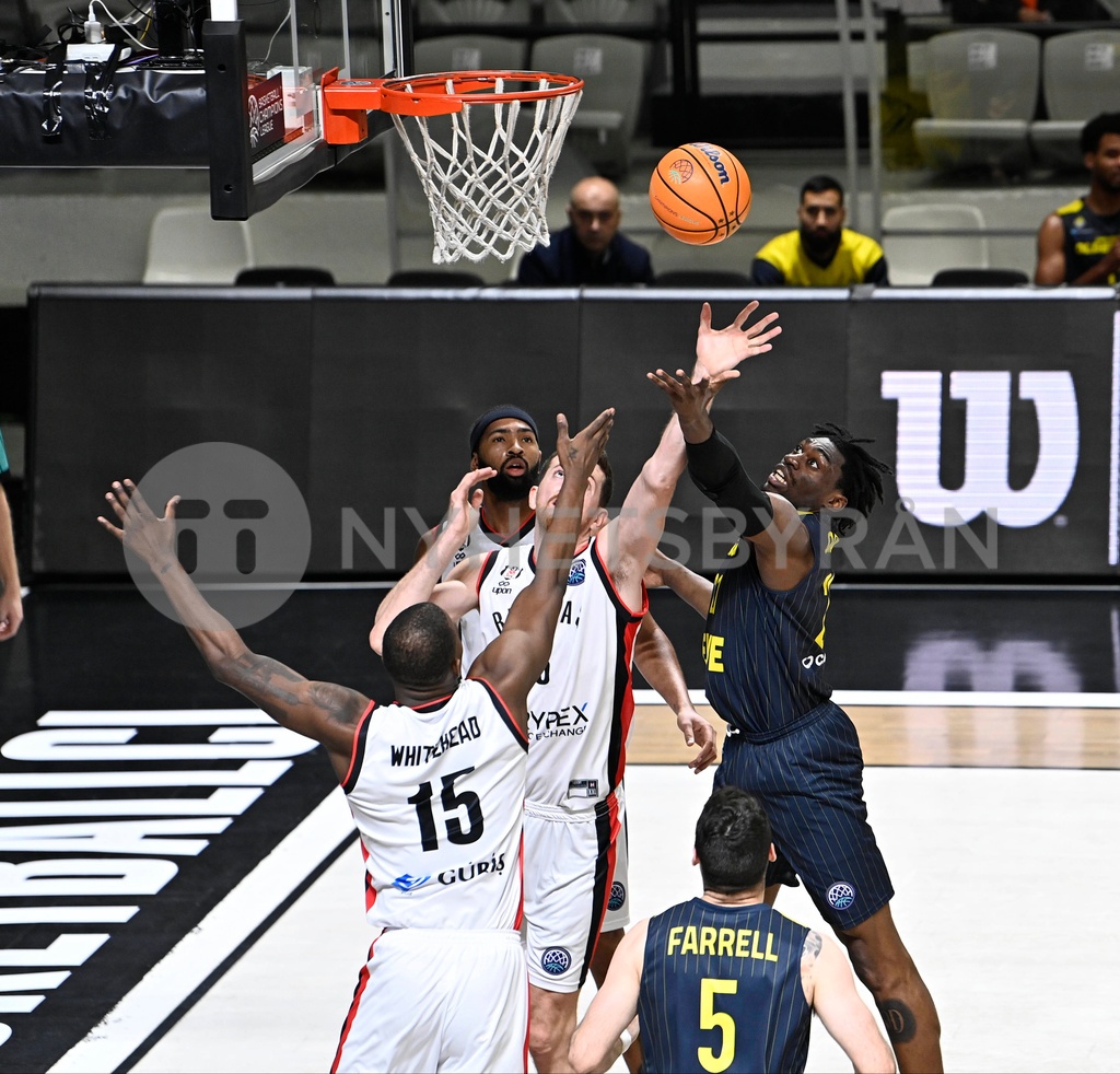 Ercan Osmani (6) , Isaiah Whitehead (15) of Besiktas Icrypex and TJ