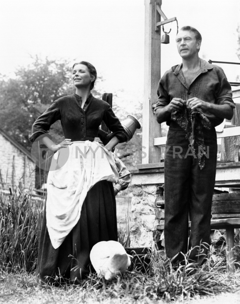 FRIENDLY PERSUASION, from left, Dorothy McGuire, Gary Cooper, 1956