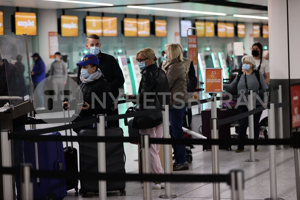 International leisure travel ban lifted England