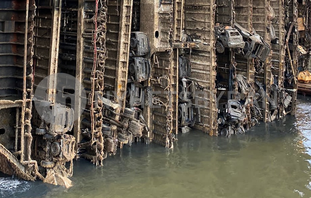 Cargo Ship Wreck Is Cut Up For Removal, USA