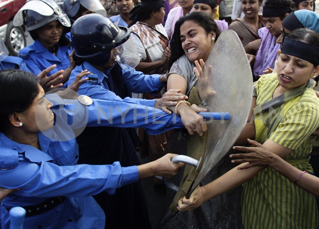 BANGLADESH POLICE CLASH WITH OPPOSITION ACTIVISTS IN DHAKA