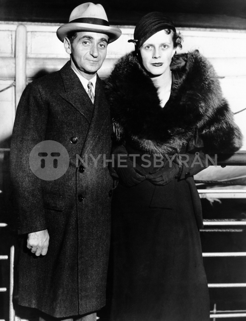 From left, Irving and Ellin Berlin, arriving in New York on the S.S